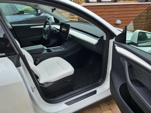 TESLA Model Y Thumbnail 9