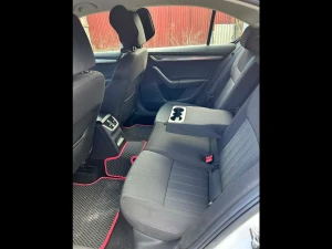 SKODA Octavia Thumbnail 9