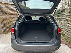 VOLKSWAGEN Passat Thumbnail 2