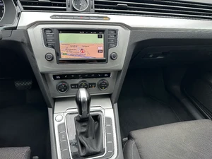 VOLKSWAGEN Passat Thumbnail 8