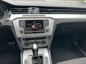 VOLKSWAGEN Passat Thumbnail 9