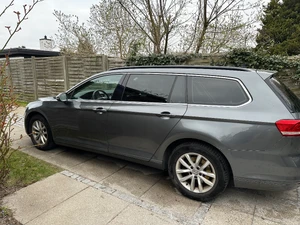 VOLKSWAGEN Passat Thumbnail 4