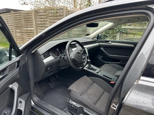 VOLKSWAGEN Passat Thumbnail 6