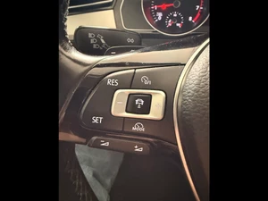 VOLKSWAGEN Passat Thumbnail 6