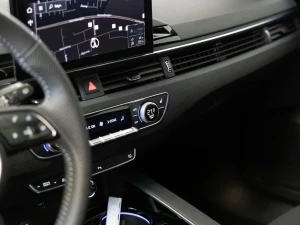 AUDI A4 Avant Thumbnail 10