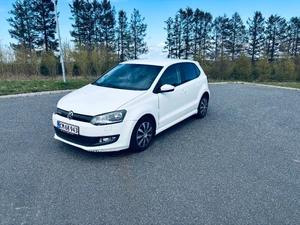VOLKSWAGEN Polo Thumbnail 1