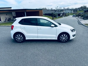 VOLKSWAGEN Polo Thumbnail 2