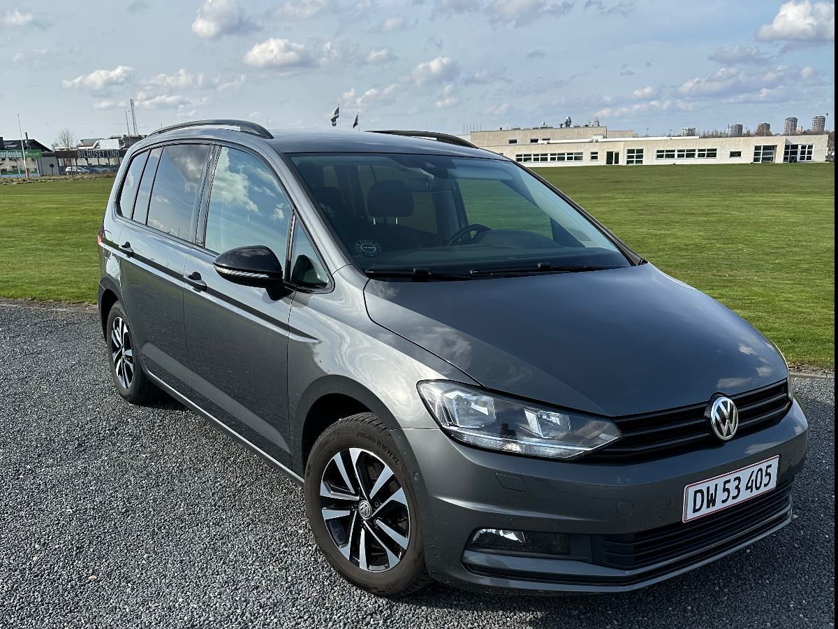 VOLKSWAGEN Touran