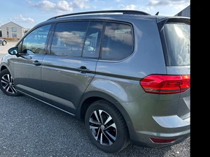 VOLKSWAGEN Touran Thumbnail 4