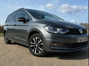 VOLKSWAGEN Touran Thumbnail 3