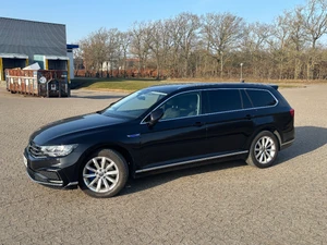 VOLKSWAGEN Passat Variant Thumbnail 2