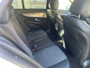 MERCEDES-BENZ E 220 D Thumbnail 4