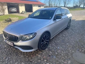 MERCEDES-BENZ E 220 D Thumbnail 1