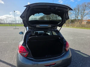 PEUGEOT 208 Thumbnail 11