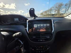 PEUGEOT 208 Thumbnail 2