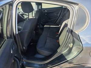 PEUGEOT 208 Thumbnail 9