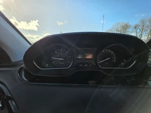 PEUGEOT 208 Thumbnail 14