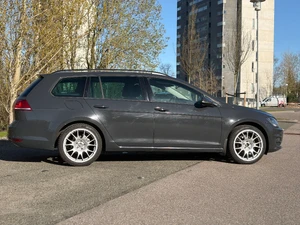 VOLKSWAGEN Golf Thumbnail 5