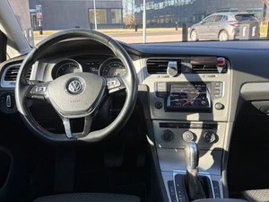 VOLKSWAGEN Golf Thumbnail 8