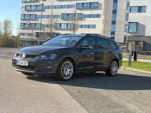 VOLKSWAGEN Golf Thumbnail 1