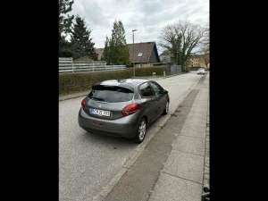 PEUGEOT 208 Thumbnail 8