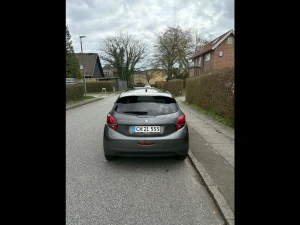 PEUGEOT 208 Thumbnail 2