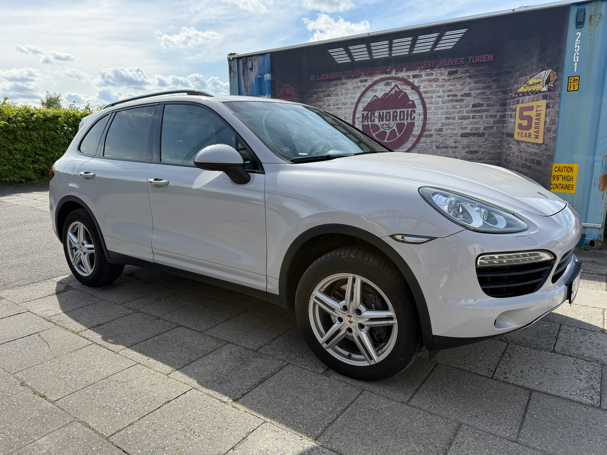 PORSCHE Cayenne Thumbnail 1
