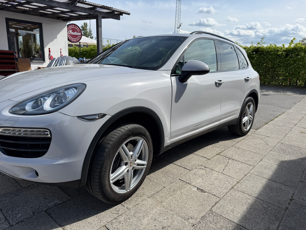 PORSCHE Cayenne Thumbnail 2