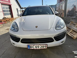 PORSCHE Cayenne Thumbnail 1