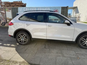 PORSCHE Cayenne Thumbnail 4