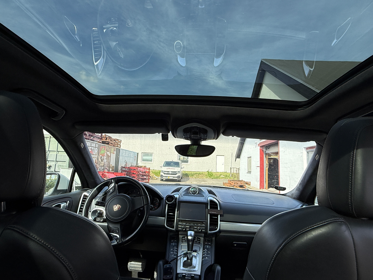 PORSCHE Cayenne Thumbnail 6