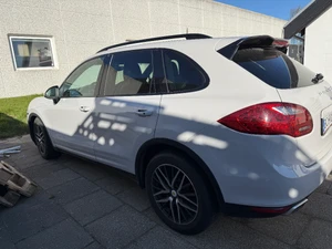 PORSCHE Cayenne Thumbnail 2