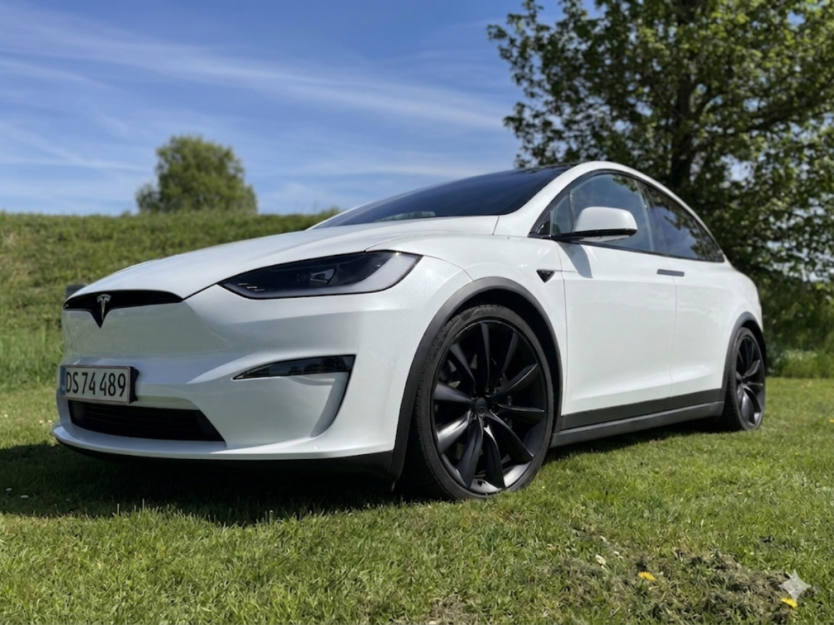 TESLA Model X