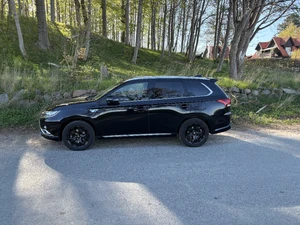 MITSUBISHI Outlander Thumbnail 8