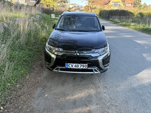 MITSUBISHI Outlander Thumbnail 5