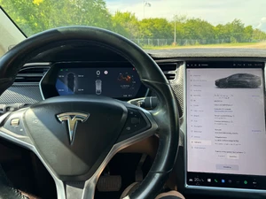 TESLA Model X Thumbnail 13