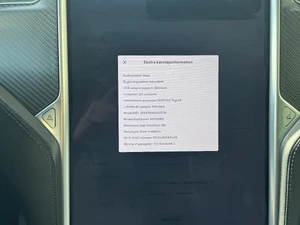 TESLA Model X Thumbnail 9