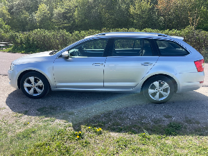 SKODA Octavia Thumbnail 3