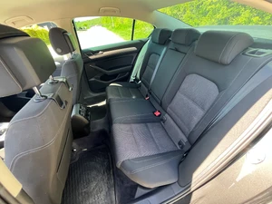 VOLKSWAGEN Passat Thumbnail 2