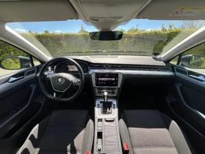 VOLKSWAGEN Passat Thumbnail 14