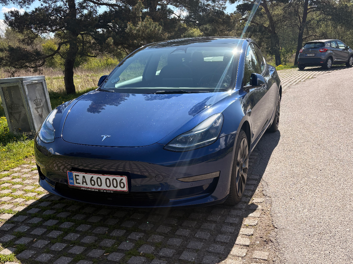 TESLA Model 3