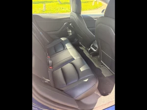 TESLA Model 3 Thumbnail 4