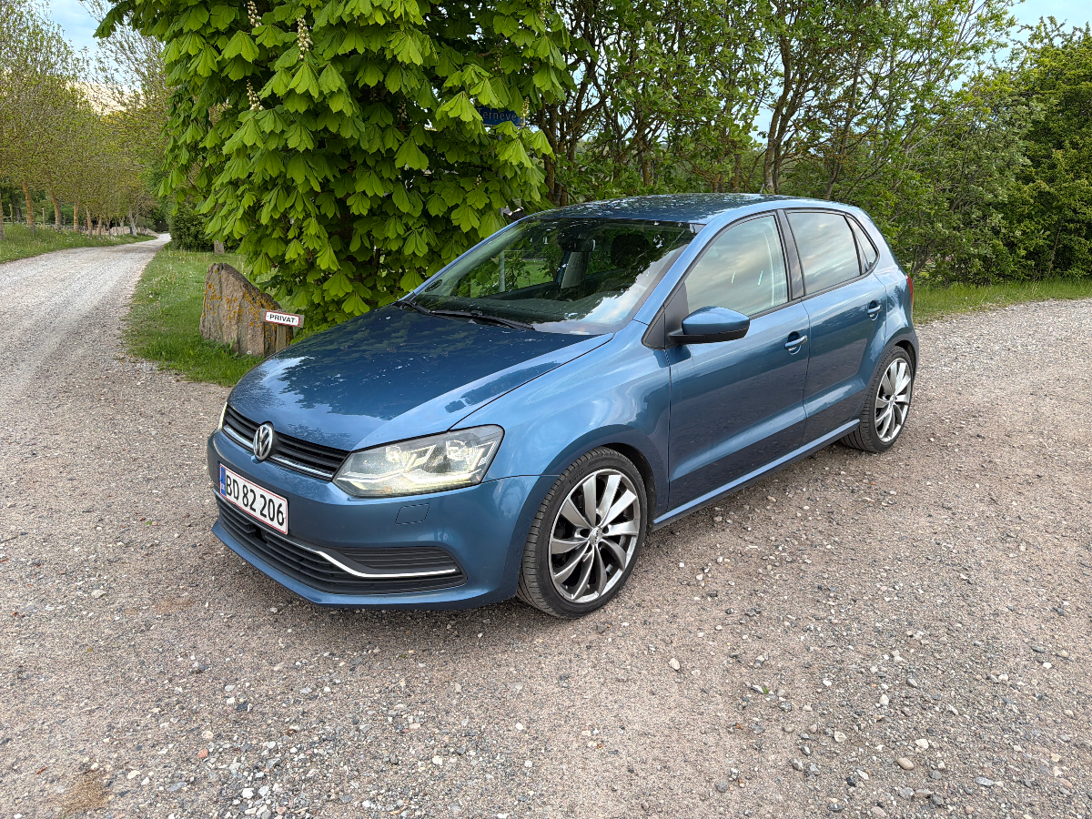 VOLKSWAGEN Polo