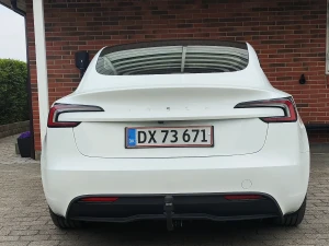 TESLA Model 3 Thumbnail 7
