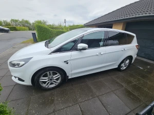 FORD S-Max Thumbnail 1