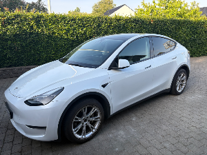 TESLA Model Y Thumbnail 12