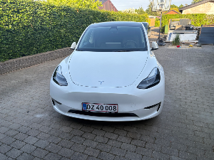 TESLA Model Y Thumbnail 7