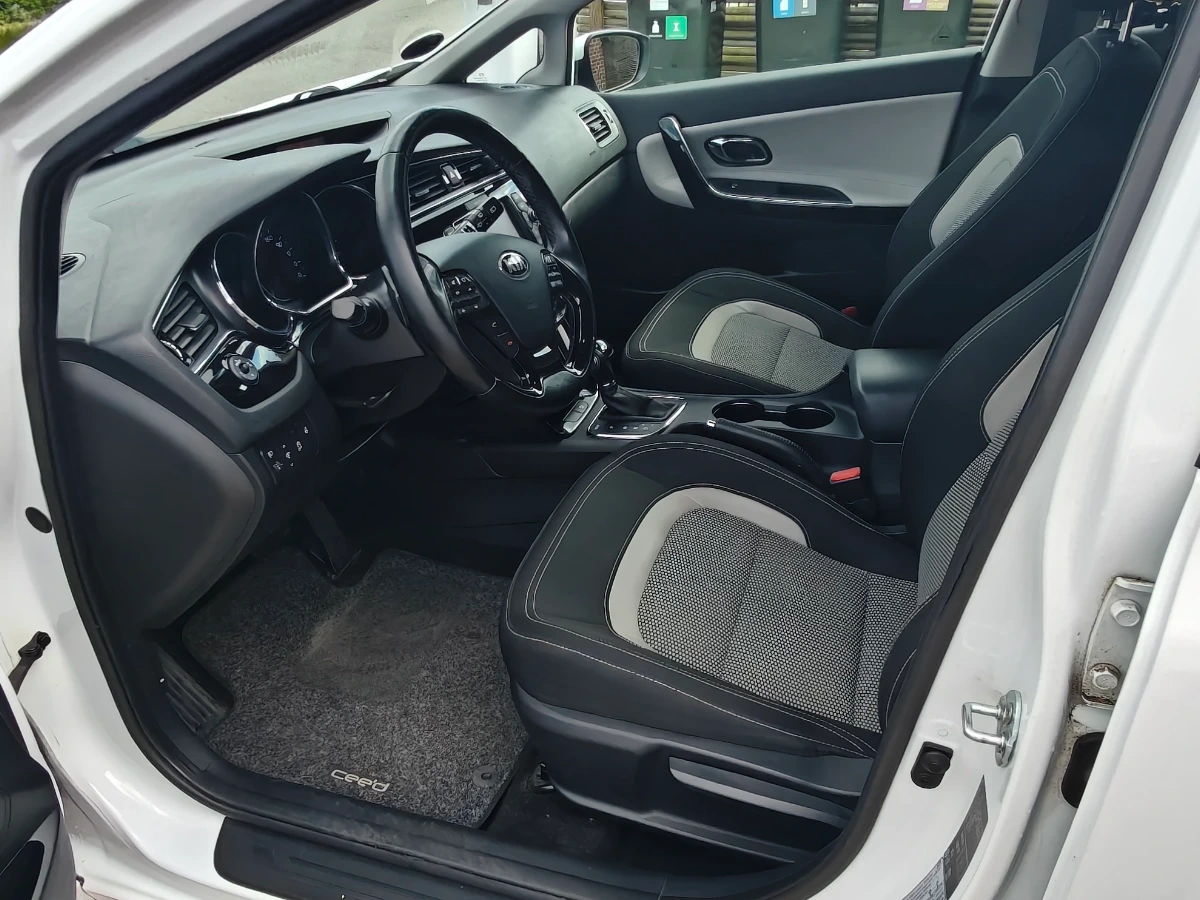 KIA Ceed Thumbnail 5