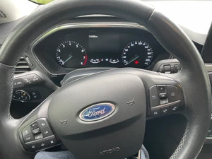 FORD Focus Thumbnail 3