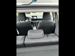 TOYOTA Yaris Thumbnail 2